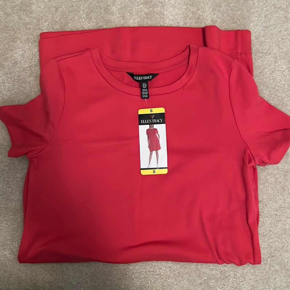 Ellen Tracy dress.  Sz 6.  Coral.  Super comfy. NWT